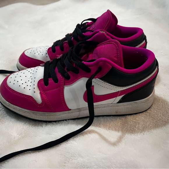 Nike Fuchsia and White Air Jordans - Picture 7 of 9